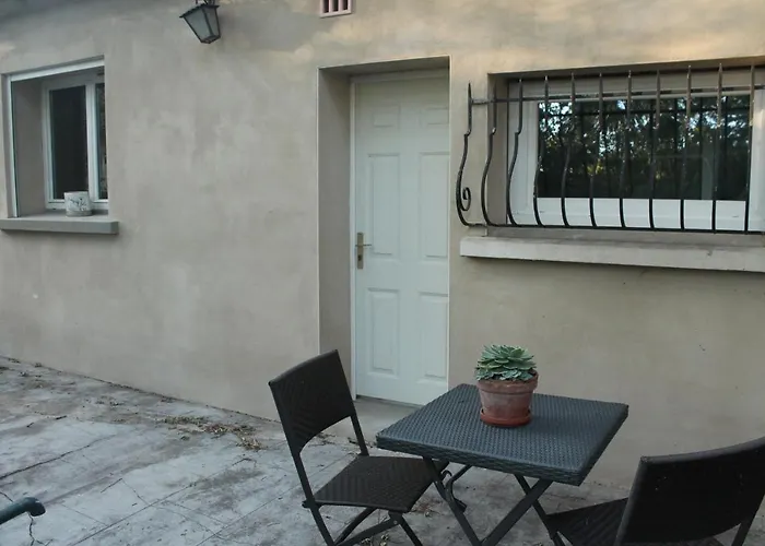 Privee Avec Parking * Nîmes