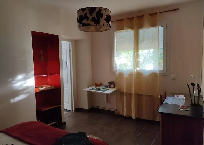 Privee Avec Parking *